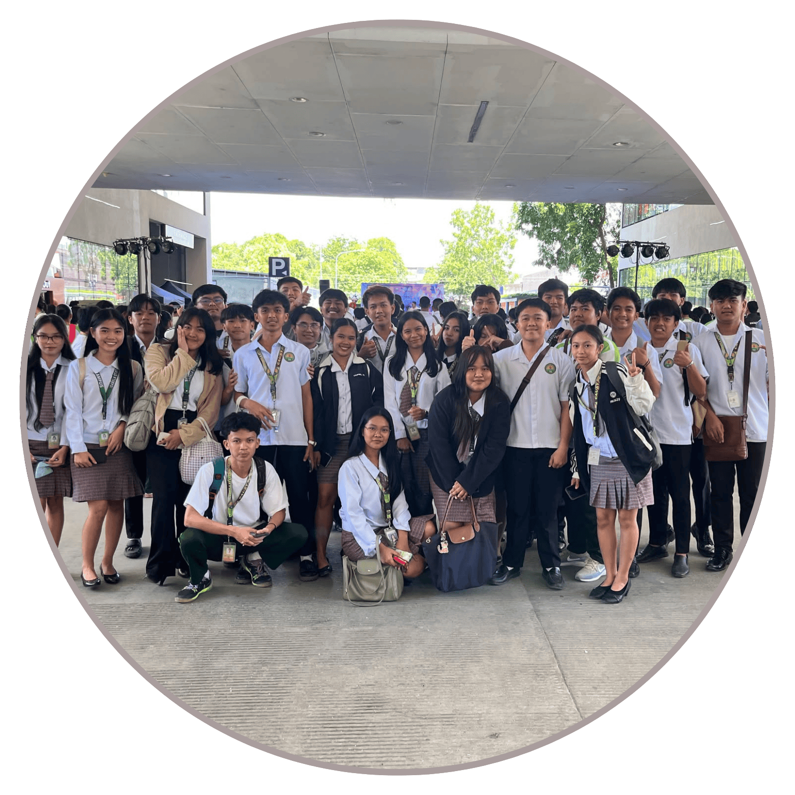 ADVENTURESS (28) ADVENTURESS (28)